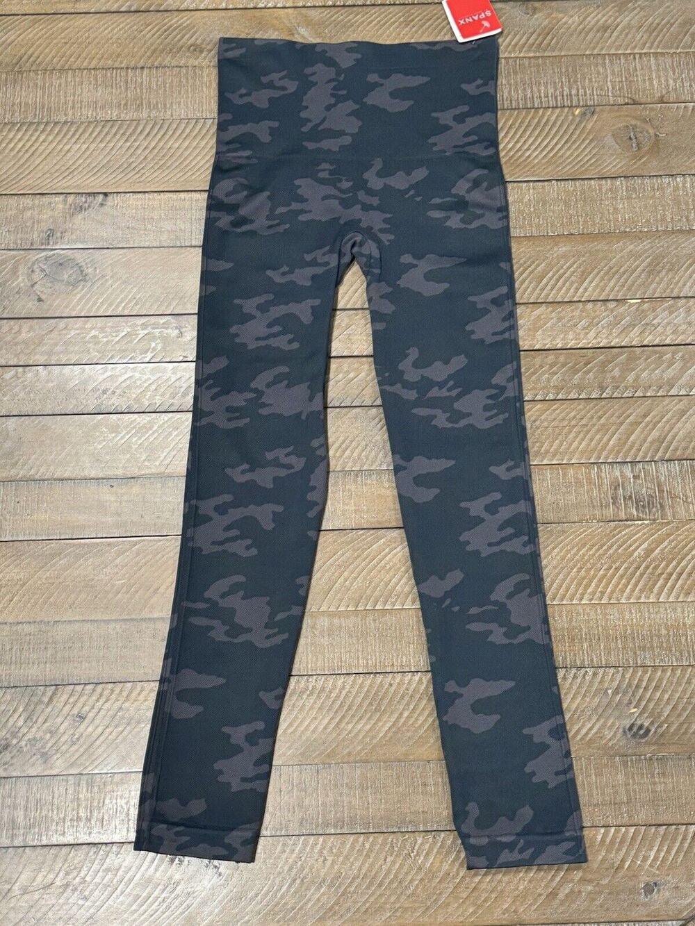 Spanx Look At Me Now Seamless Leggings Black Camo FL3515 - Size M - 24” x 24”